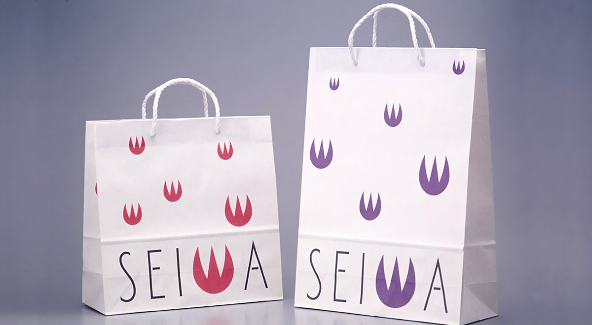 SEIWA ロゴマークが描かれた紙袋